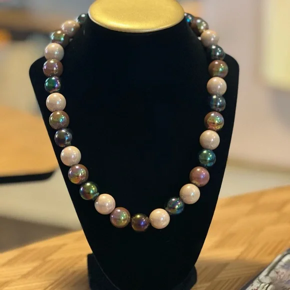 Cream and Gold Beaded Necklace with Intricate Designs (Handmade) - Picture 6 of 6